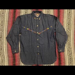 Women’s VTG Lone Feather button up
